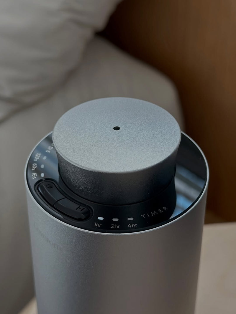 ダイニングのサイドボードに置いたCore Diffuser Mini H11